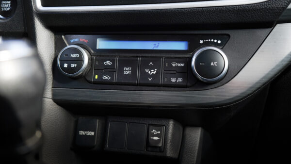 TOYOTA AURIS - Imagen 11