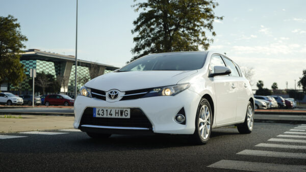 TOYOTA AURIS