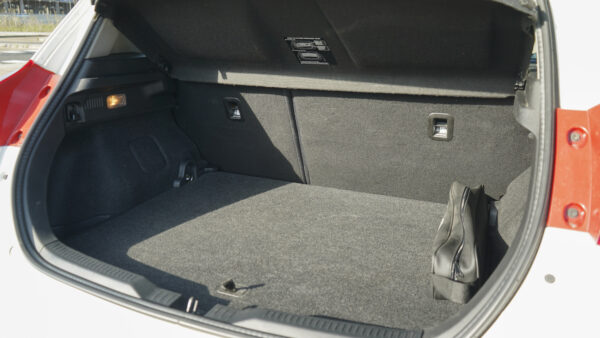 TOYOTA AURIS - Imagen 12